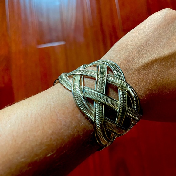 Silver intertwined bracelet - Picture 1 of 3